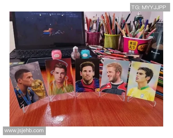 如何使用足球球星卡小橘盒进行卡片收纳和展示提升收藏体验